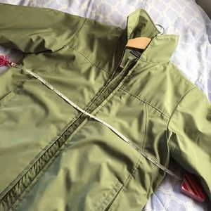 Patagonia Lightweight Jacket 🏔 in Buffalo Green